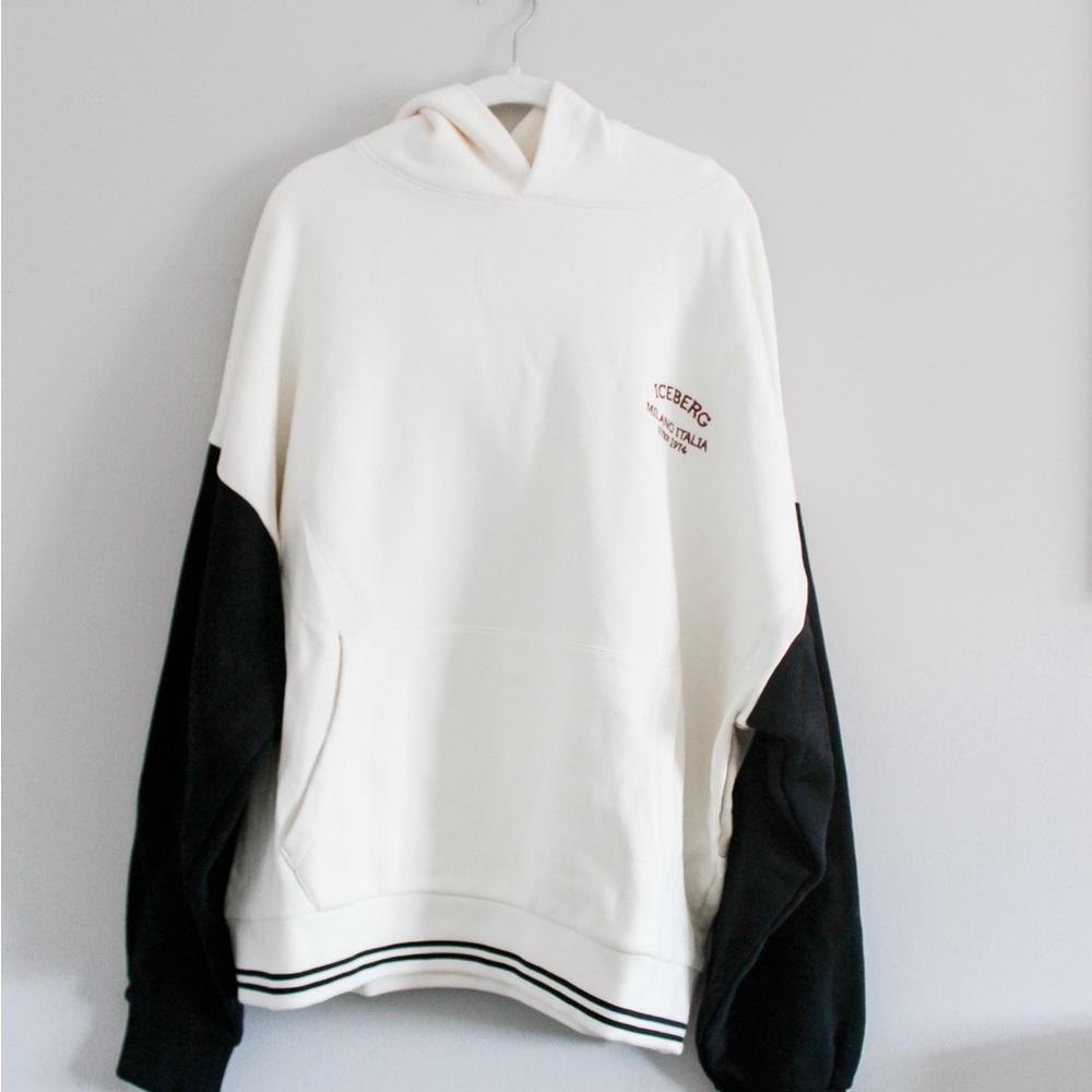 Iceberg White and Black Sweater Timeless Colorblock Design